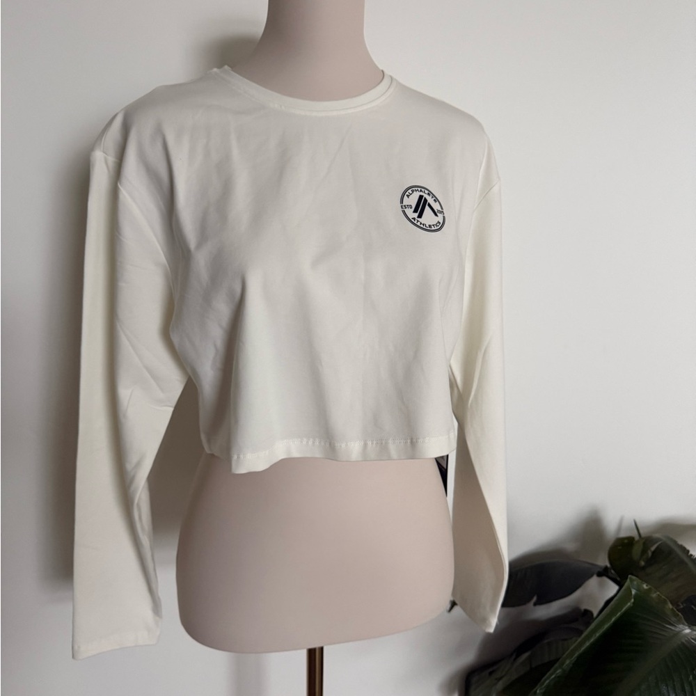 NWT Alphalete white Long Sleeve Crop Top